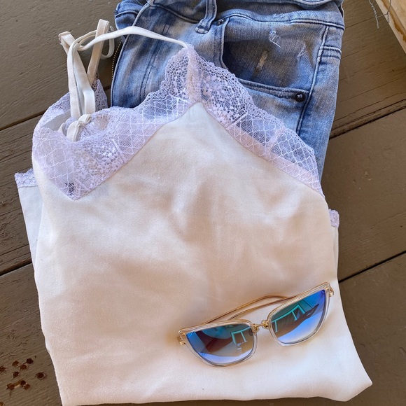 Off white Razorback Lacey top - Picture 1 of 4